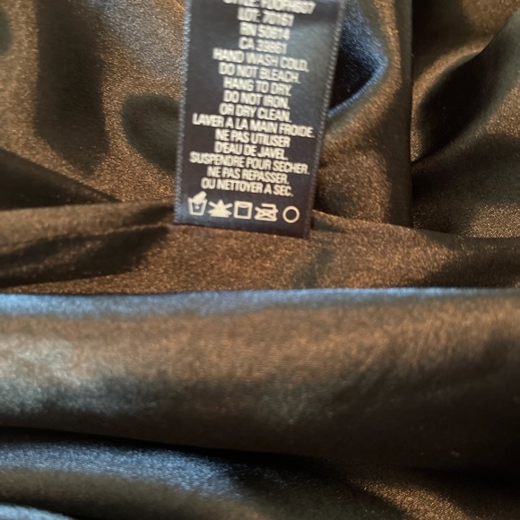 Tahari Skirt with Button Embellishments - Picture 7 of 8